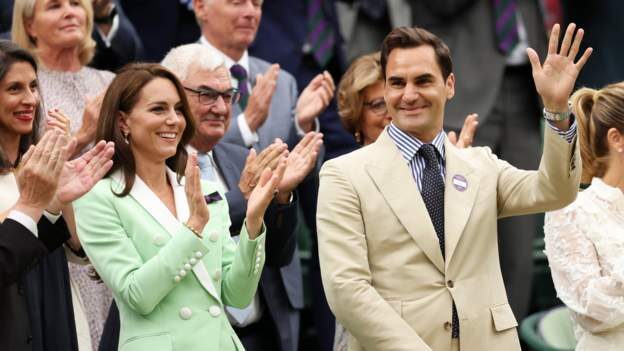 Wimbledon 2023: Sekiz kez şampiyon olan Roger Federer, Merkez Kort töreninde onurlandırıldı