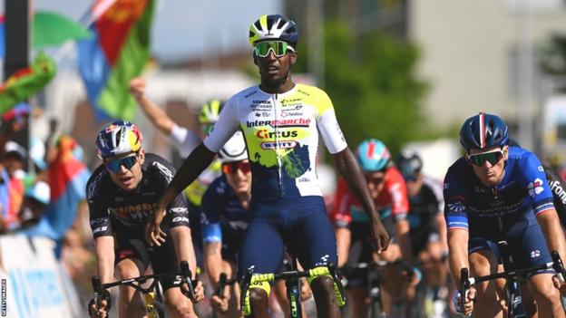 Biniam Girmay, Tour de Suisse'in ikinci etabını kazanmak için rakiplerini geride bıraktı
