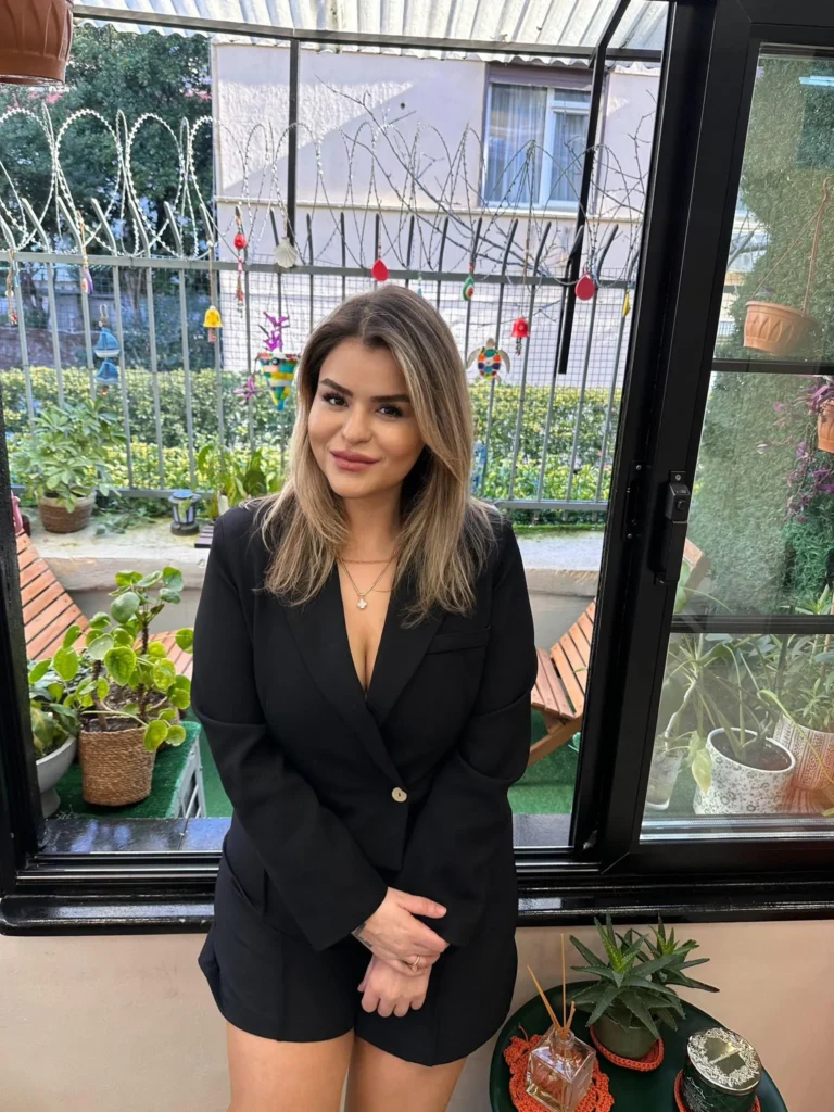 İrem Yanar, Güzellik Deneyimini Yeni Ürünüyle Taçlandırıyor